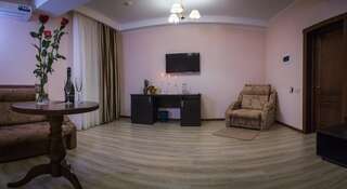 Гостиница Комплекс Luxury House Анапа Семейный номер -12