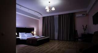 Гостиница Комплекс Luxury House Анапа Четырехместный номер -9