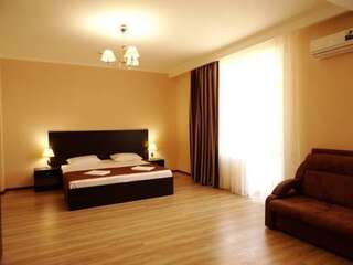 Гостиница Комплекс Luxury House Анапа Семейный номер -1